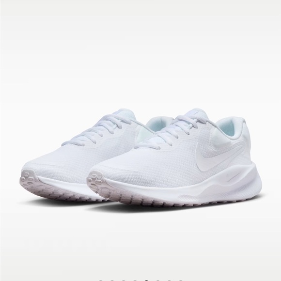 Nike Shoes - Nike Women’s Revolution 7 Running Shoes